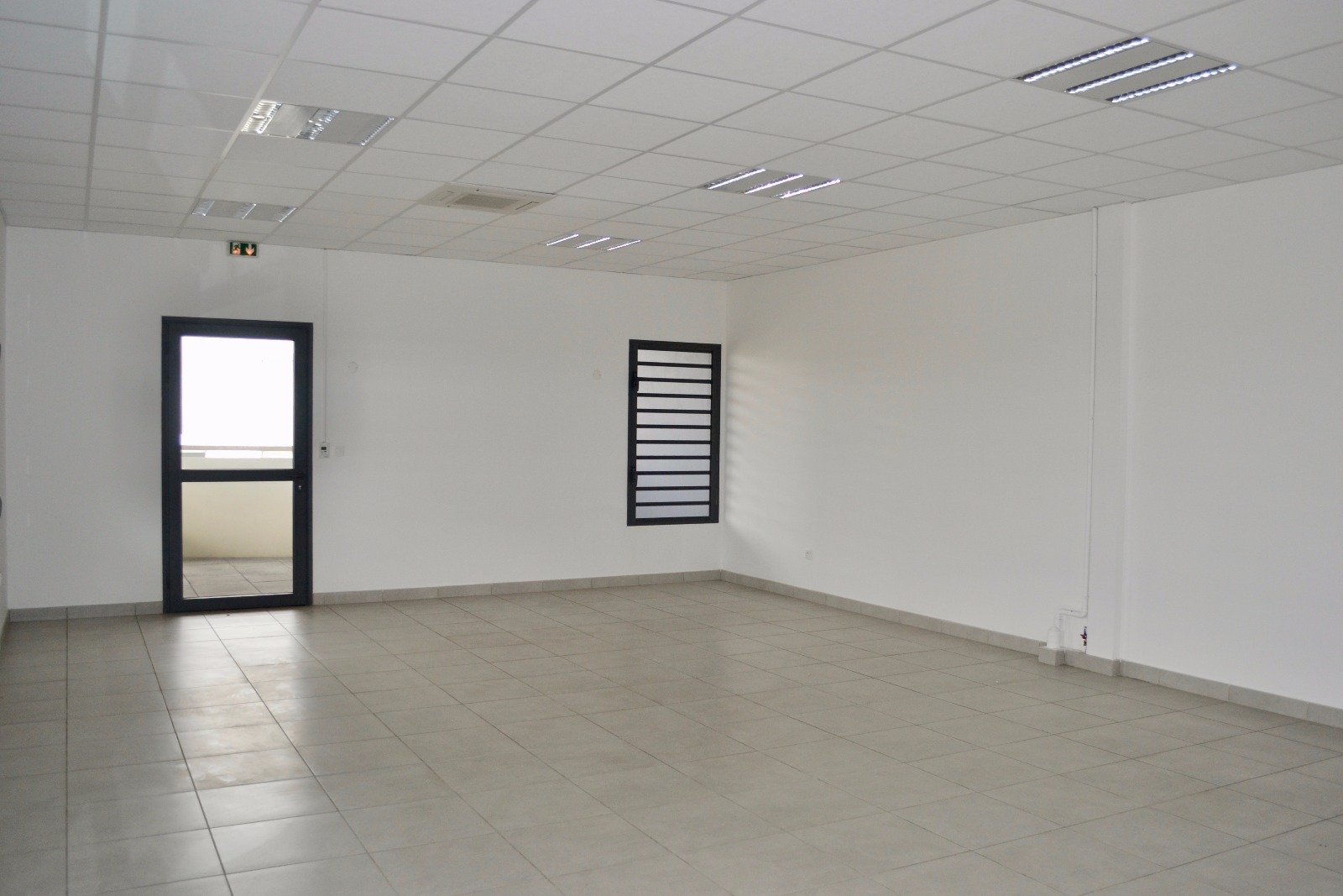 Local commercial  56 m2