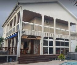 Maison / Villa 5 pi&egrave;ce(s)  200 m2