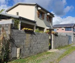 Maison / Villa 5 pi&egrave;ce(s)  106 m2