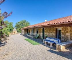 Maison / Villa 4 pi&egrave;ce(s)  176 m2