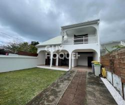 Maison / Villa 4 pi&egrave;ce(s)  132 m2