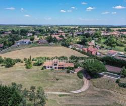 Maison / Villa Plus de 5 pi&egrave;ces  220 m ...