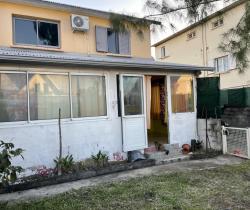 Maison / Villa 4 pi&egrave;ce(s)  72 m2