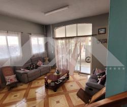 Maison / Villa 4 pi&egrave;ce(s)  185 m2