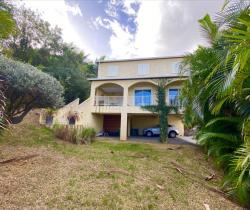 Maison / Villa 5 pi&egrave;ce(s)  150 m2