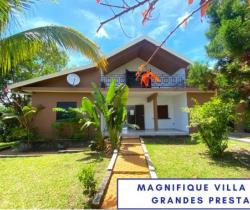 Maison / Villa 5 pi&egrave;ce(s)  160 m2