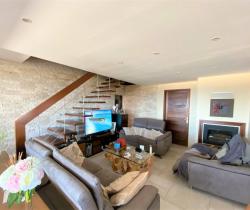 Maison / Villa 4 pi&egrave;ce(s)  200 m2