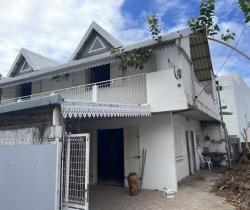 Maison / Villa 4 pi&egrave;ce(s)  133 m2