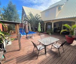 Maison / Villa 4 pi&egrave;ce(s)  200 m2