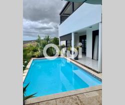 Maison / Villa 4 pi&egrave;ce(s)  140 m2