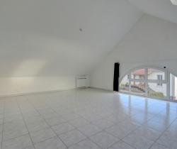 Appartement 2 pi&egrave;ce(s)  75 m2