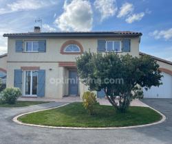 Maison / Villa Plus de 5 pi&egrave;ces  140 m ...