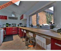 Maison / Villa 5 pi&egrave;ce(s)  140 m2