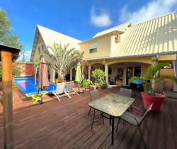 Maison / Villa 4 pi&egrave;ce(s)  446 m2