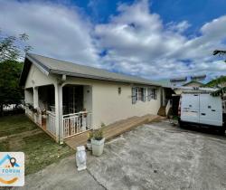 Maison / Villa 4 pi&egrave;ce(s)  77 m2