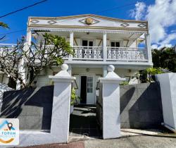 Maison / Villa 4 pi&egrave;ce(s)  96 m2