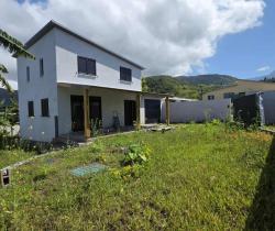 Maison / Villa 4 pi&egrave;ce(s)  94 m2