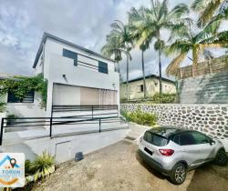 Maison / Villa 4 pi&egrave;ce(s)  94 m2