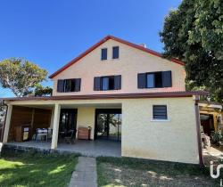 Maison / Villa 4 pi&egrave;ce(s)  180 m2