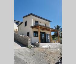 Maison / Villa 4 pi&egrave;ce(s)  100 m2