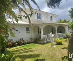 Maison / Villa 4 pi&egrave;ce(s)  184 m2