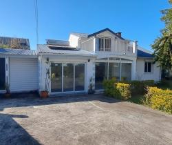 Maison / Villa 4 pi&egrave;ce(s)  134 m2