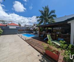 Maison / Villa 4 pi&egrave;ce(s)  90 m2