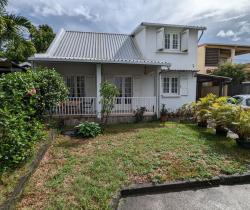 Maison / Villa 4 pi&egrave;ce(s)  120 m2