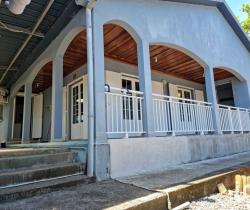 Maison / Villa 4 pi&egrave;ce(s)  100 m2