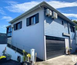 Maison / Villa 4 pi&egrave;ce(s)  145 m2